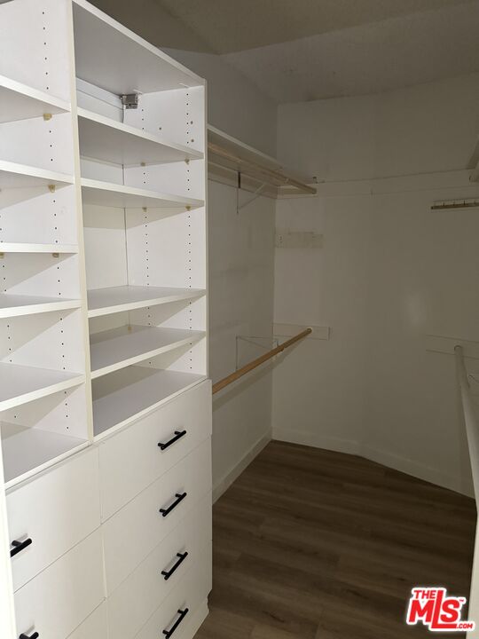 5400 Newcastle Ave Unit: 68