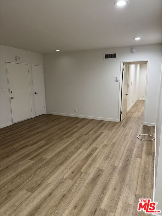 5400 Newcastle Ave Unit: 68