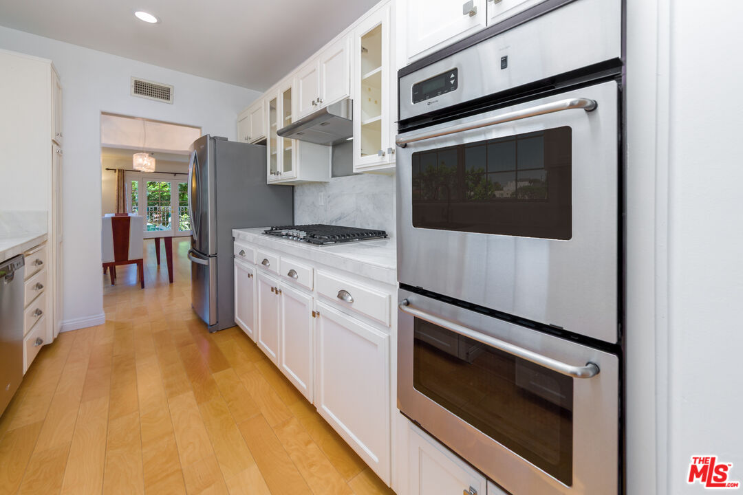 2205 S Bentley Ave Unit: 302