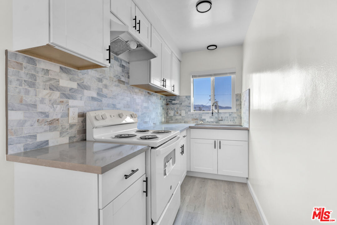 7228 Allott Ave Unit: 5