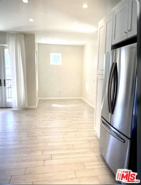 1654 Greenfield Ave Unit: 301