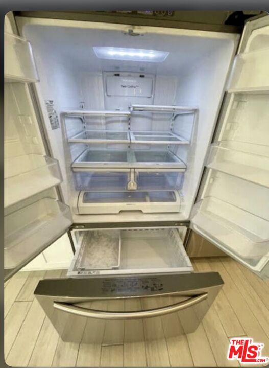 1654 Greenfield Ave Unit: 301