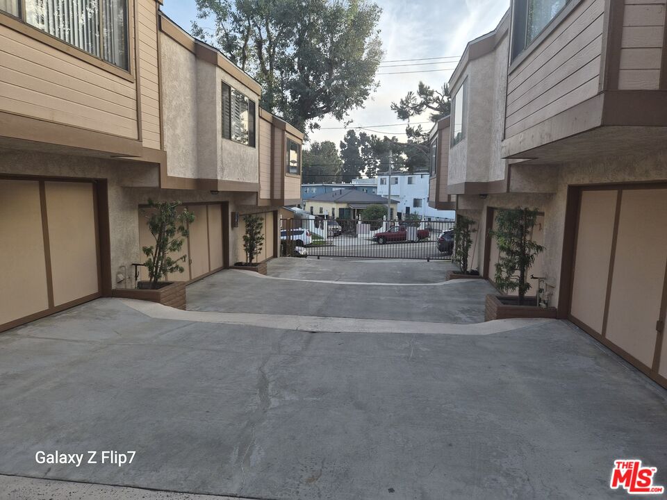 547 E Hazel St Unit: 13