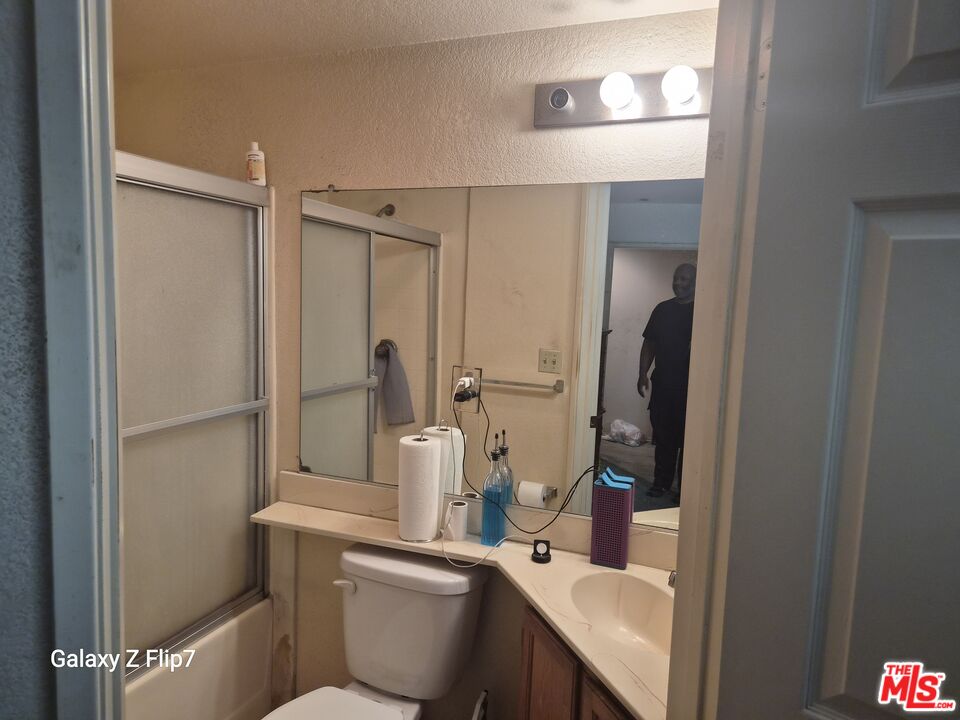 547 E Hazel St Unit: 13