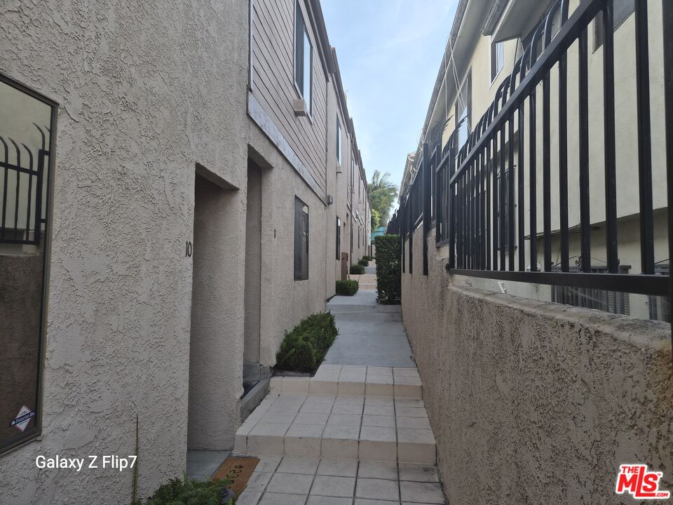 547 E Hazel St Unit: 13