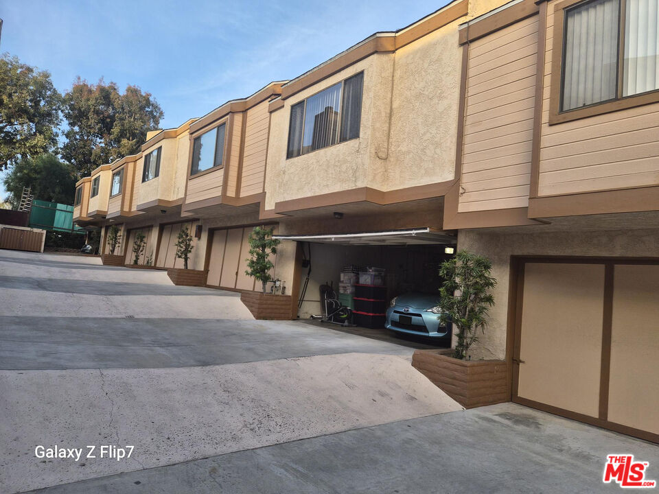 547 E Hazel St Unit: 13