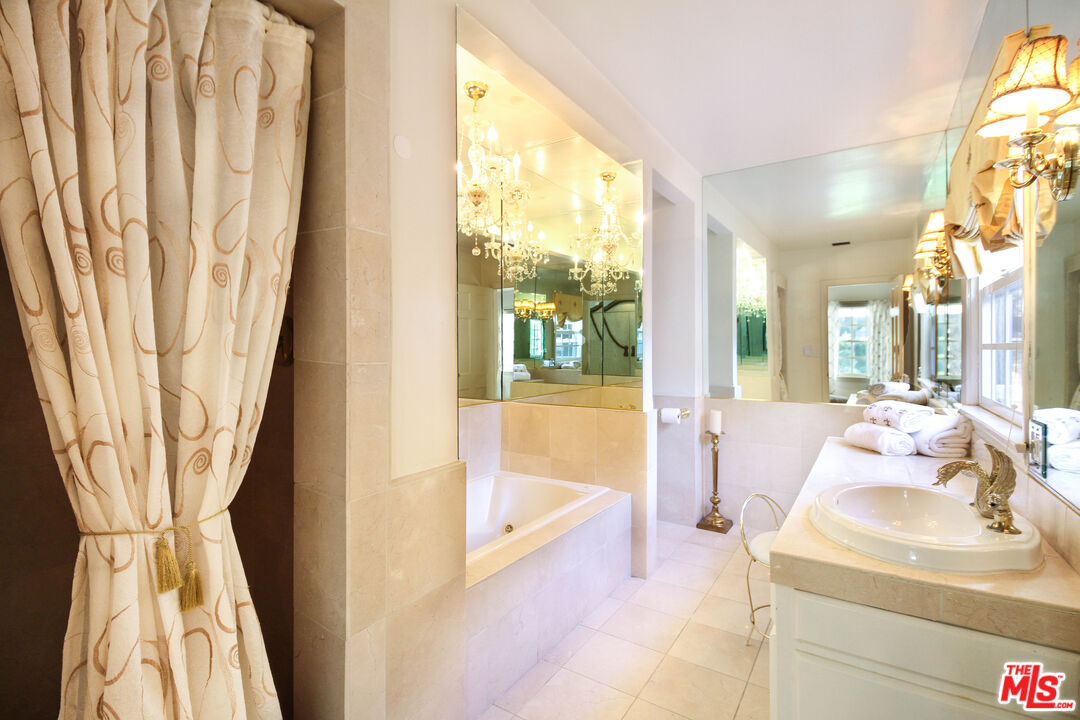 1148 COLDWATER CANYON DR