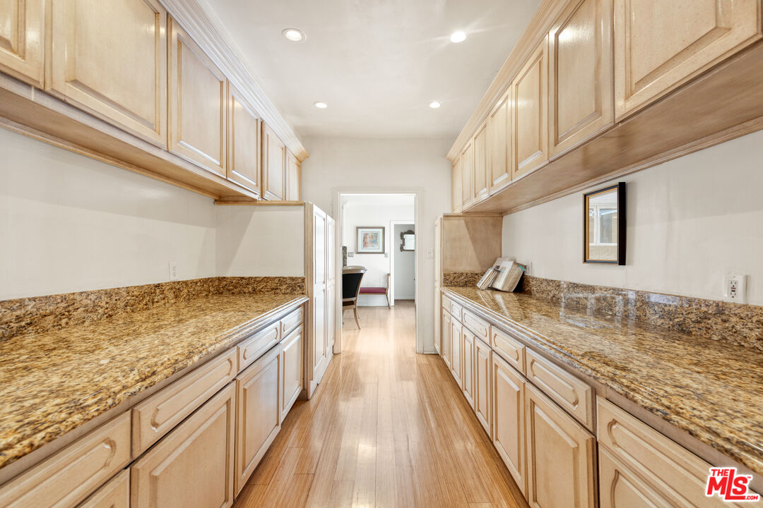 1148 COLDWATER CANYON DR