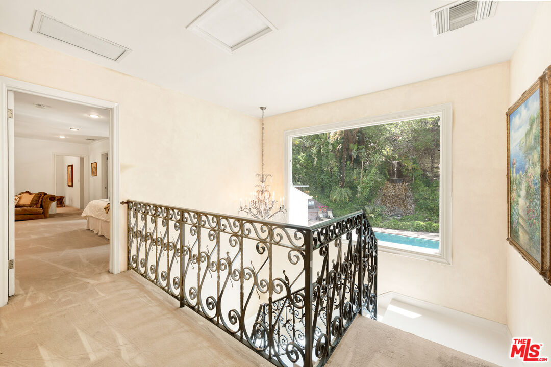 1148 COLDWATER CANYON DR