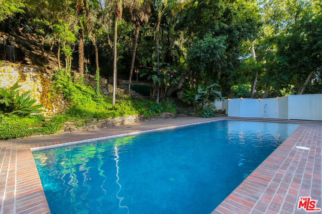 1148 COLDWATER CANYON DR