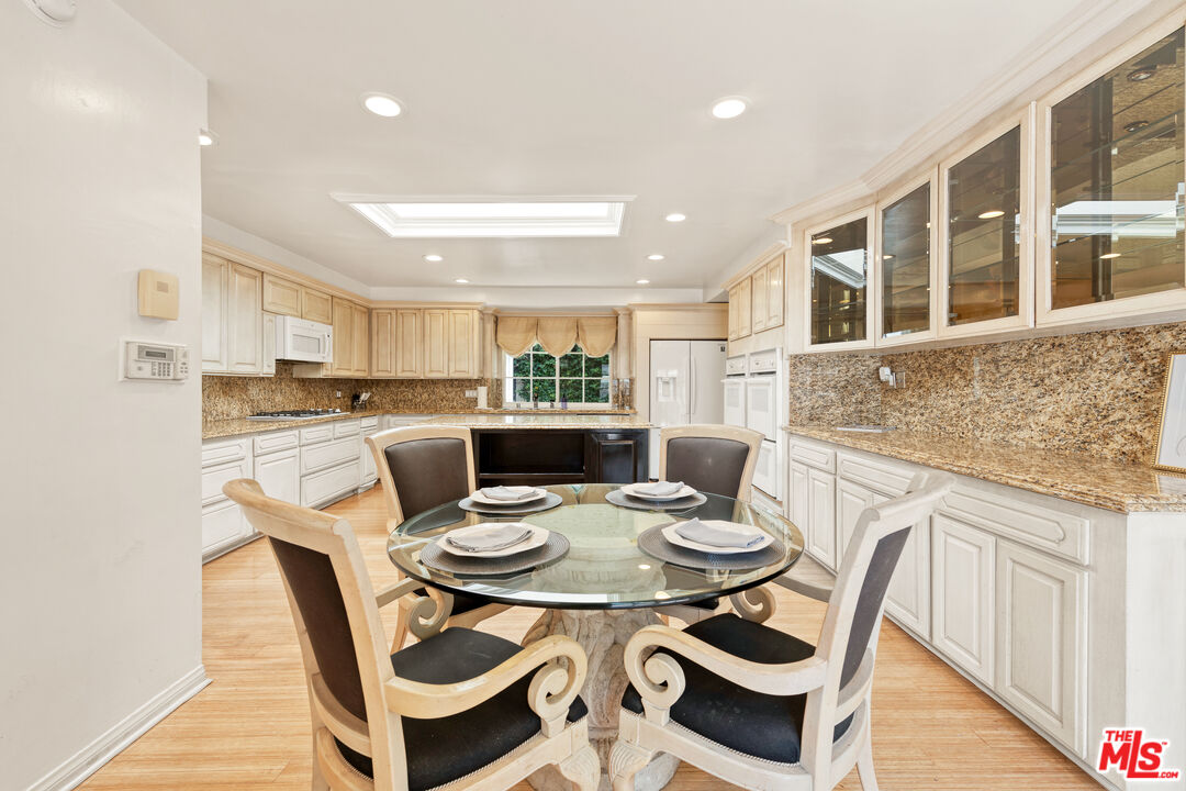 1148 COLDWATER CANYON DR