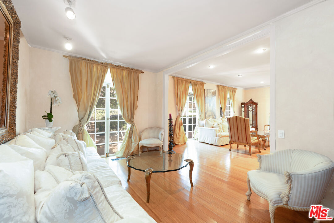 1148 COLDWATER CANYON DR