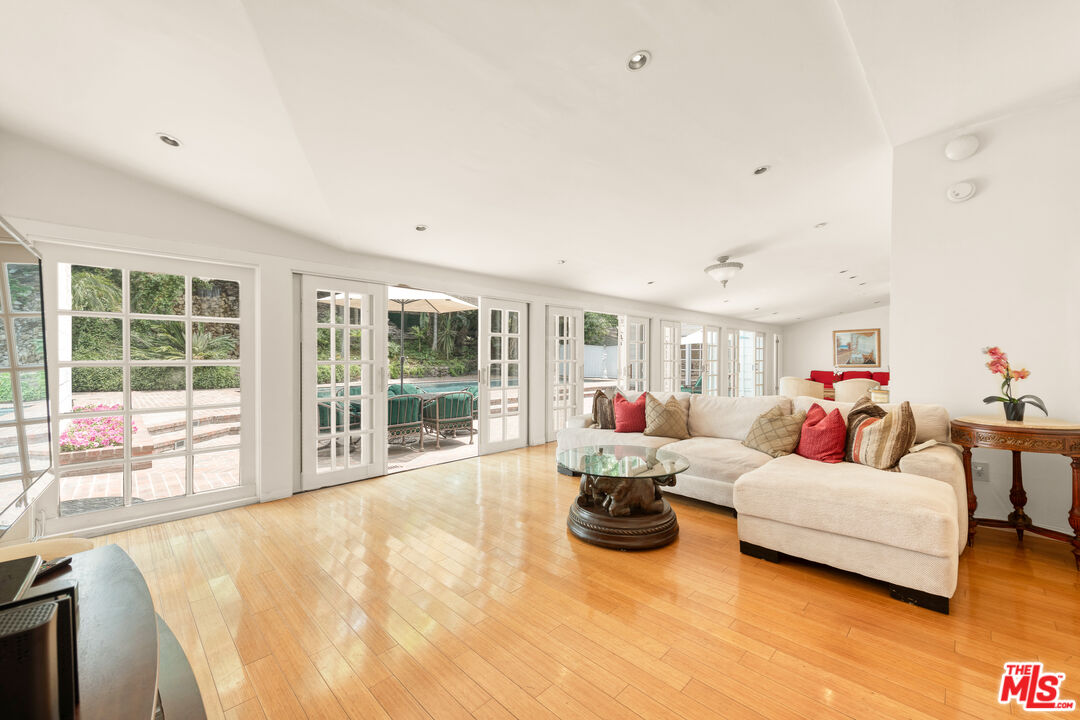 1148 COLDWATER CANYON DR