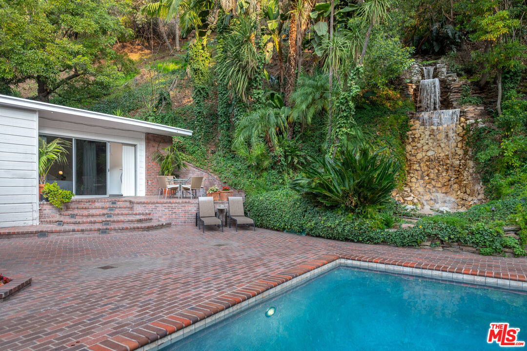 1148 COLDWATER CANYON DR