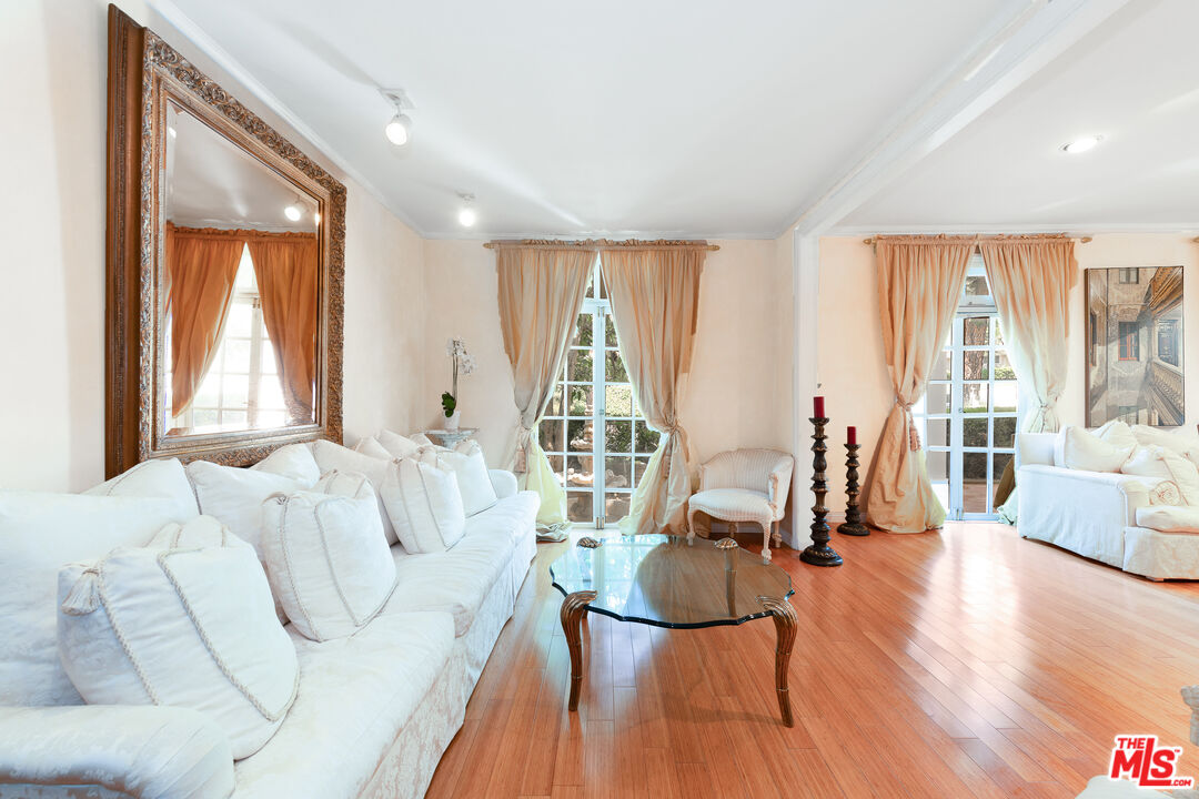 1148 COLDWATER CANYON DR