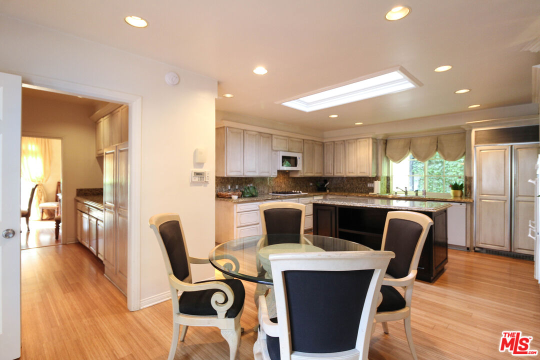 1148 COLDWATER CANYON DR