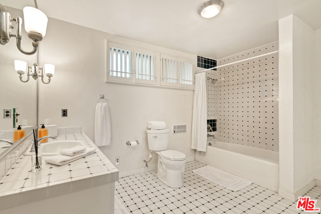 1148 COLDWATER CANYON DR