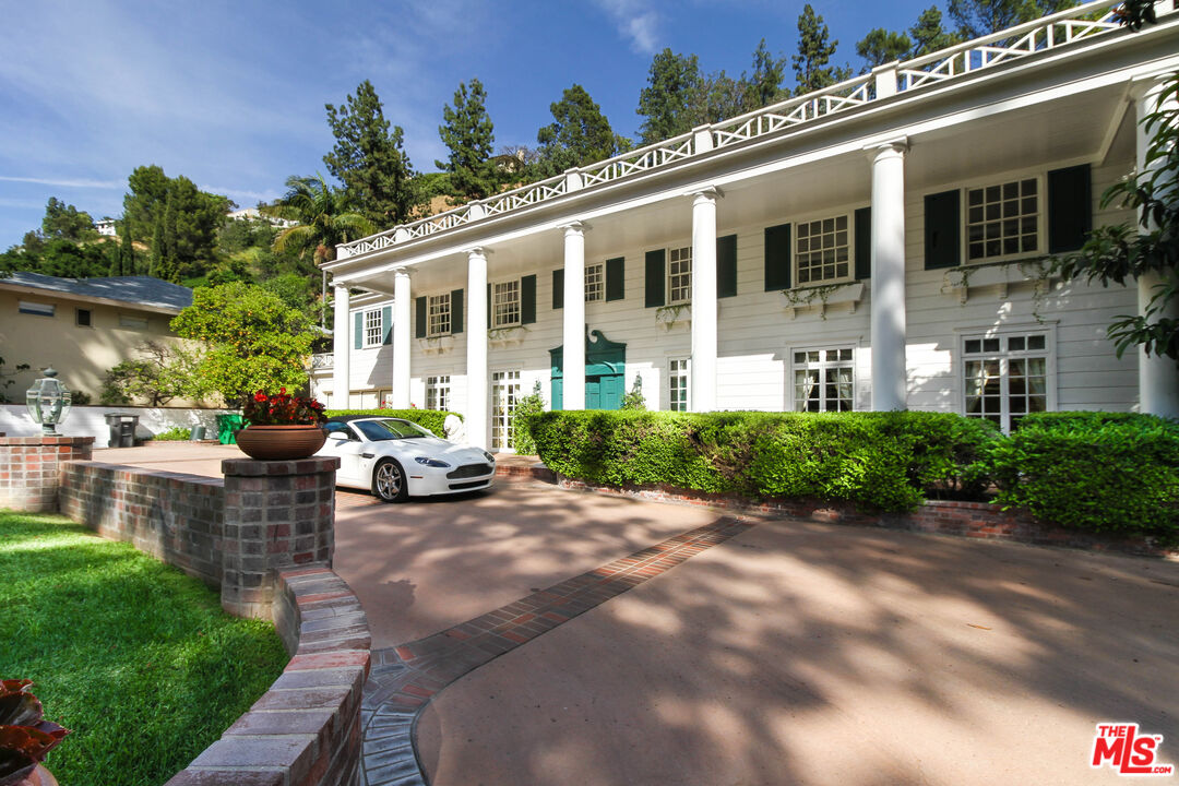 1148 COLDWATER CANYON DR