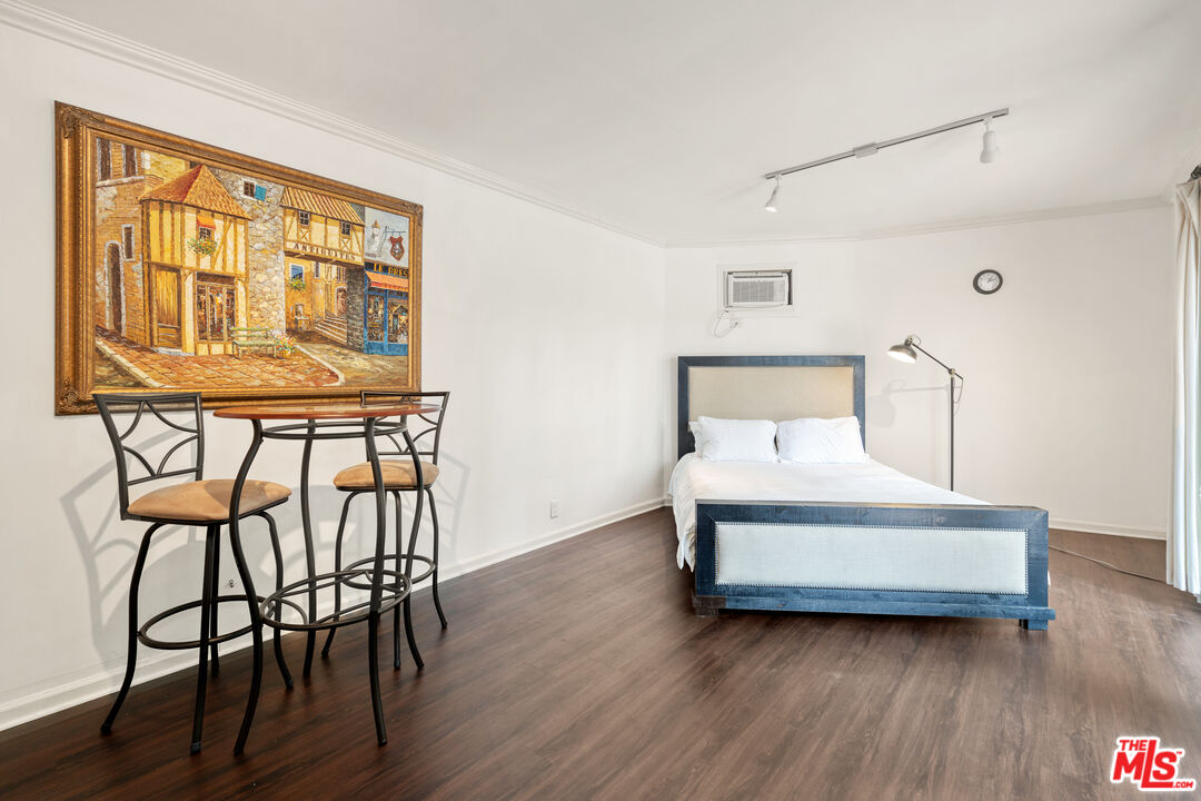 1148 COLDWATER CANYON DR