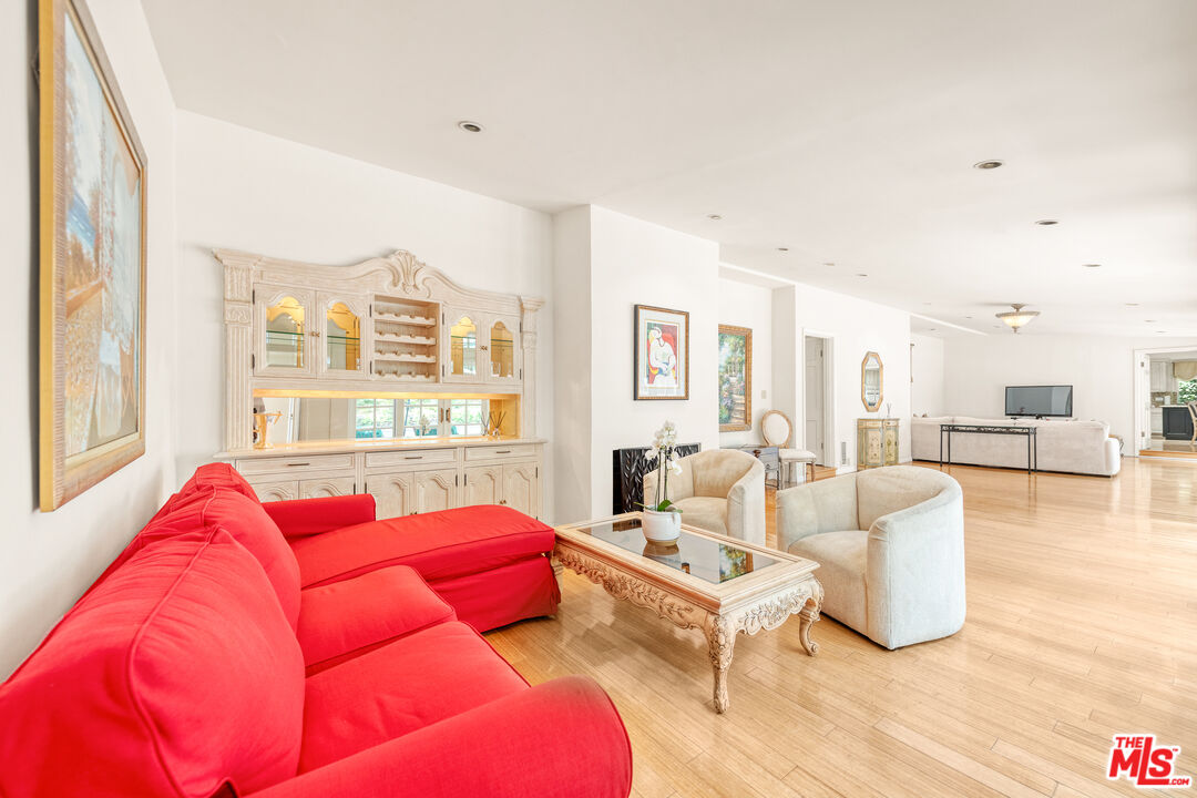 1148 COLDWATER CANYON DR