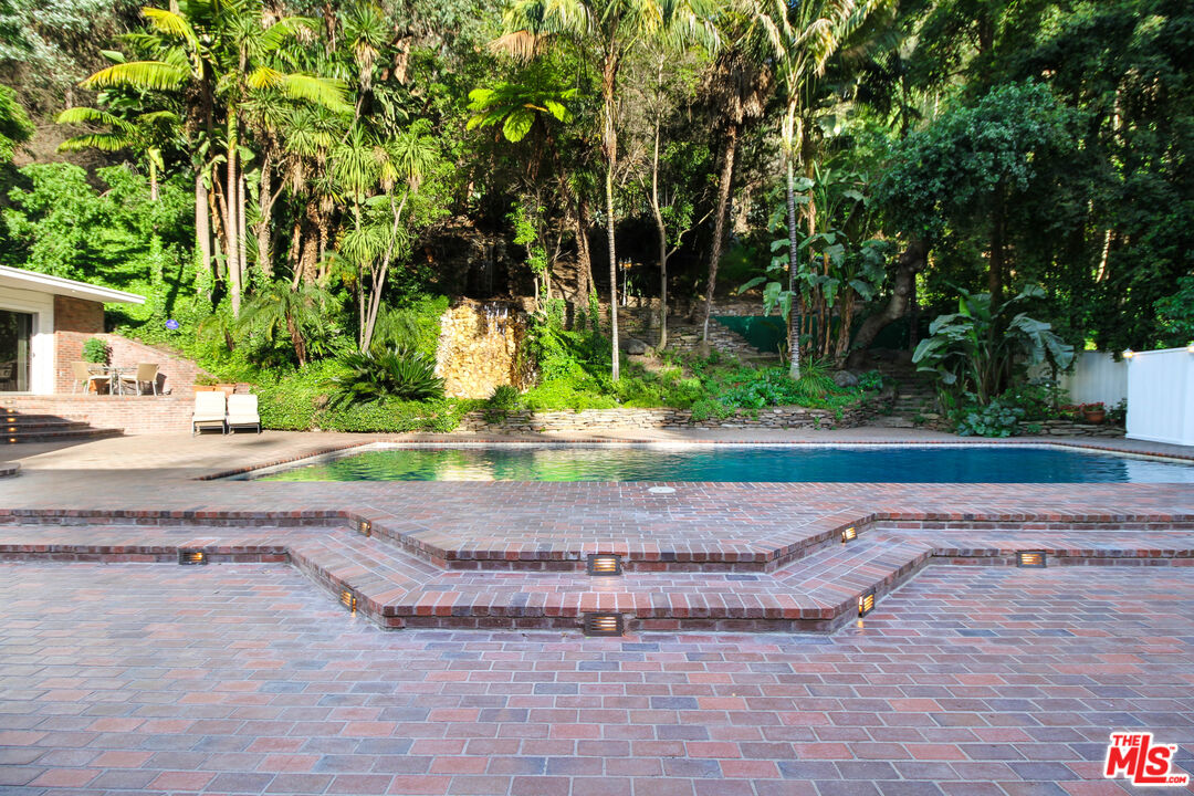 1148 COLDWATER CANYON DR