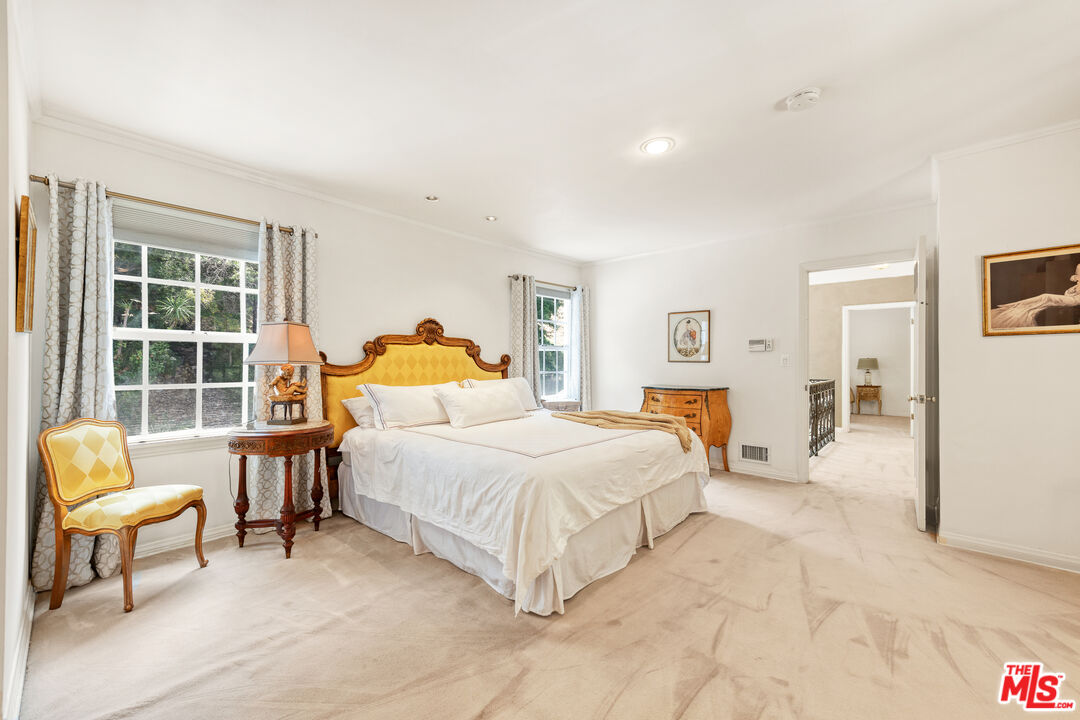 1148 COLDWATER CANYON DR