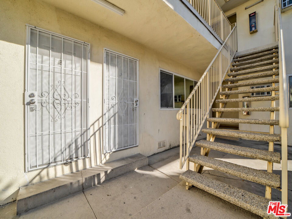 7228 Allott Ave Unit: 3