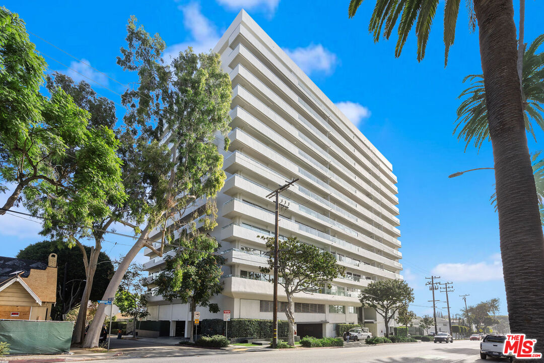 838 N Doheny Dr Unit: 906