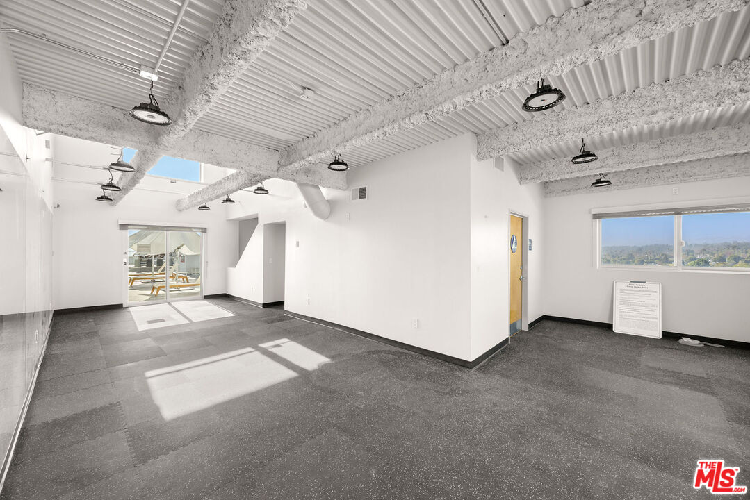 838 N Doheny Dr Unit: 906