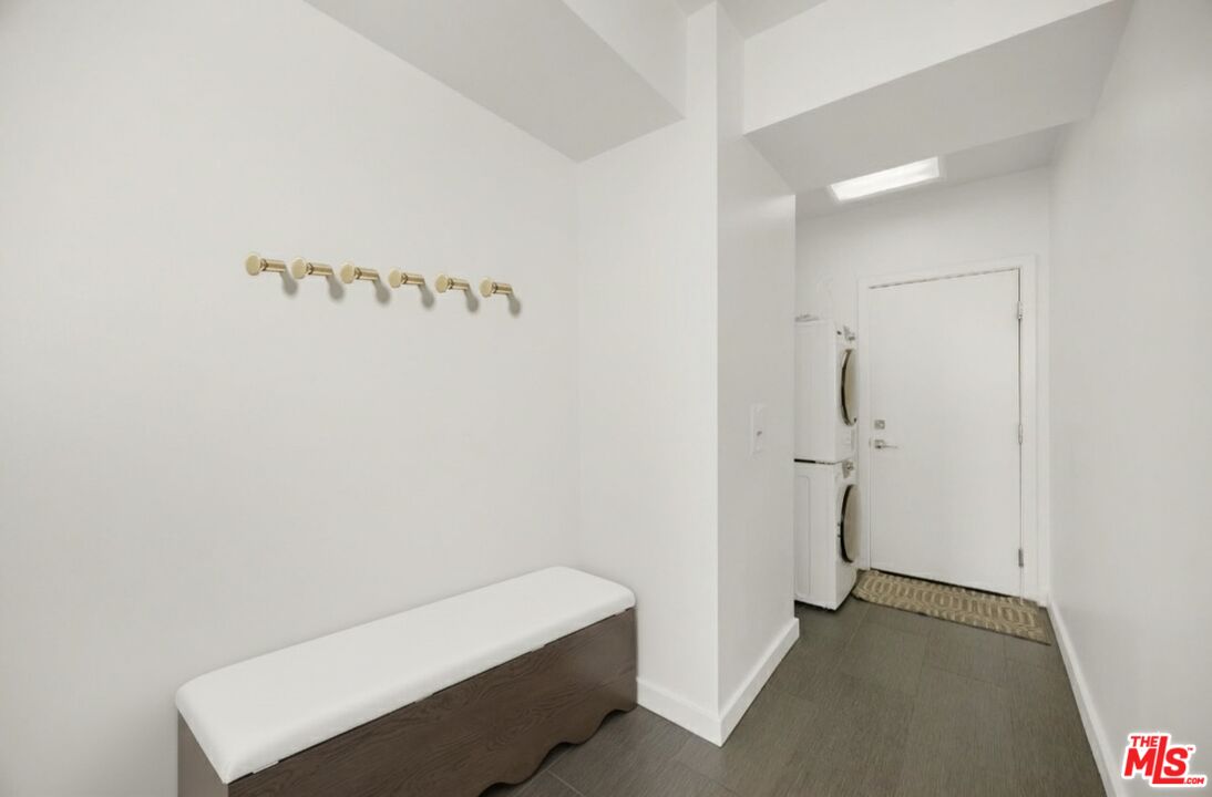 838 N Doheny Dr Unit: 906