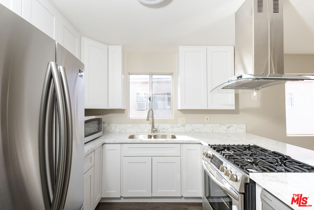 1522 N HARVARD Unit: 4