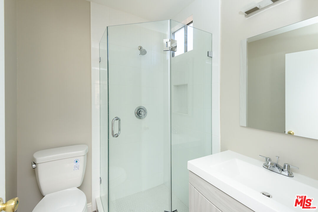 1522 N HARVARD Unit: 4