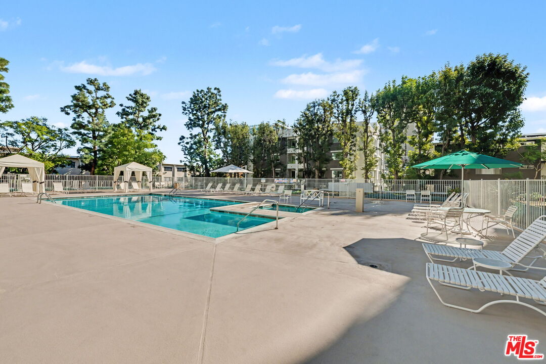 100 S Doheny Dr Unit: 822