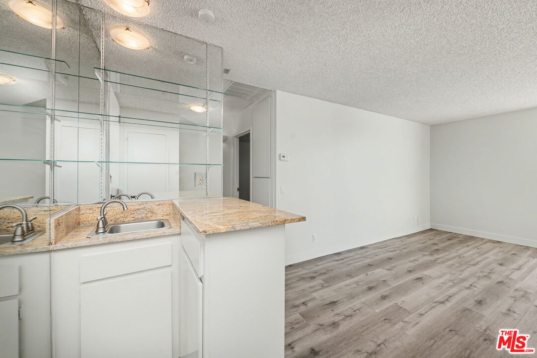 100 S Doheny Dr Unit: 822