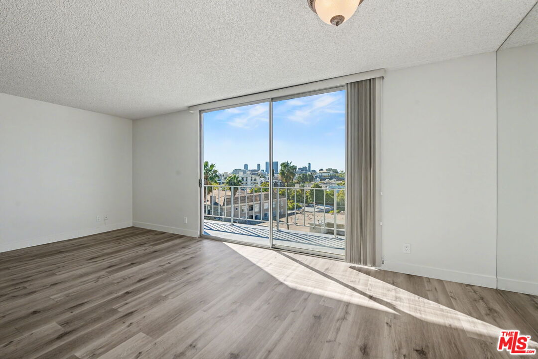 100 S Doheny Dr Unit: 822