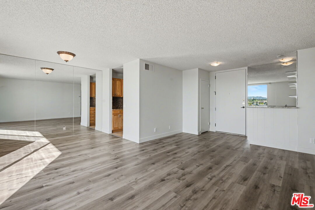 100 S Doheny Dr Unit: 822