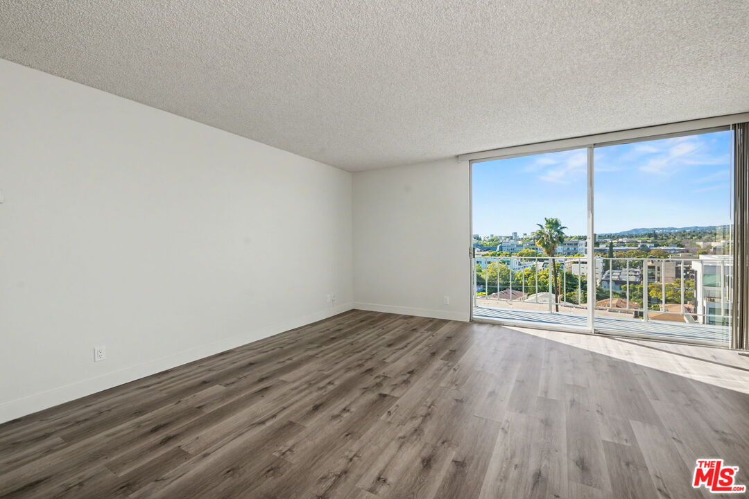 100 S Doheny Dr Unit: 822