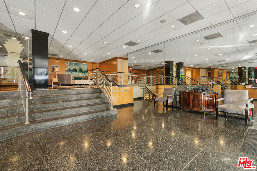 100 S Doheny Dr Unit: 822