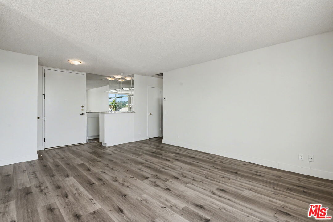 100 S Doheny Dr Unit: 822