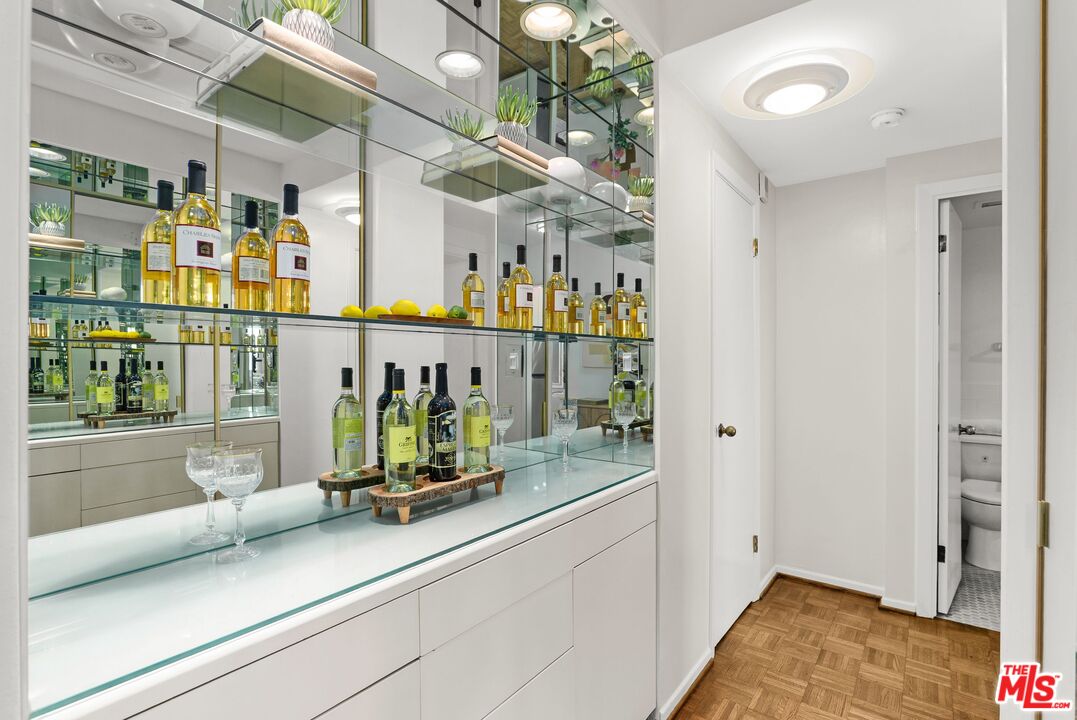 969 Hilgard Ave Unit: 603