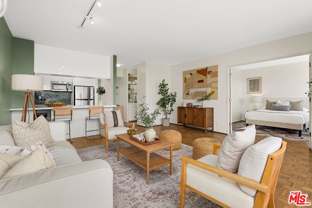 969 Hilgard Ave Unit: 603