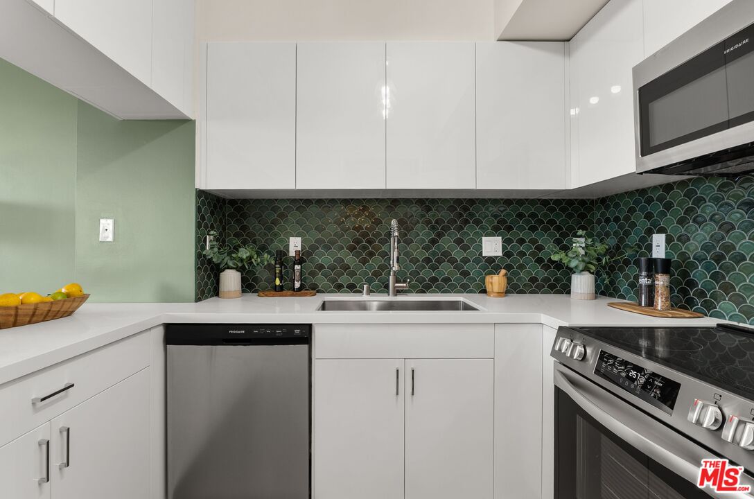 969 Hilgard Ave Unit: 603