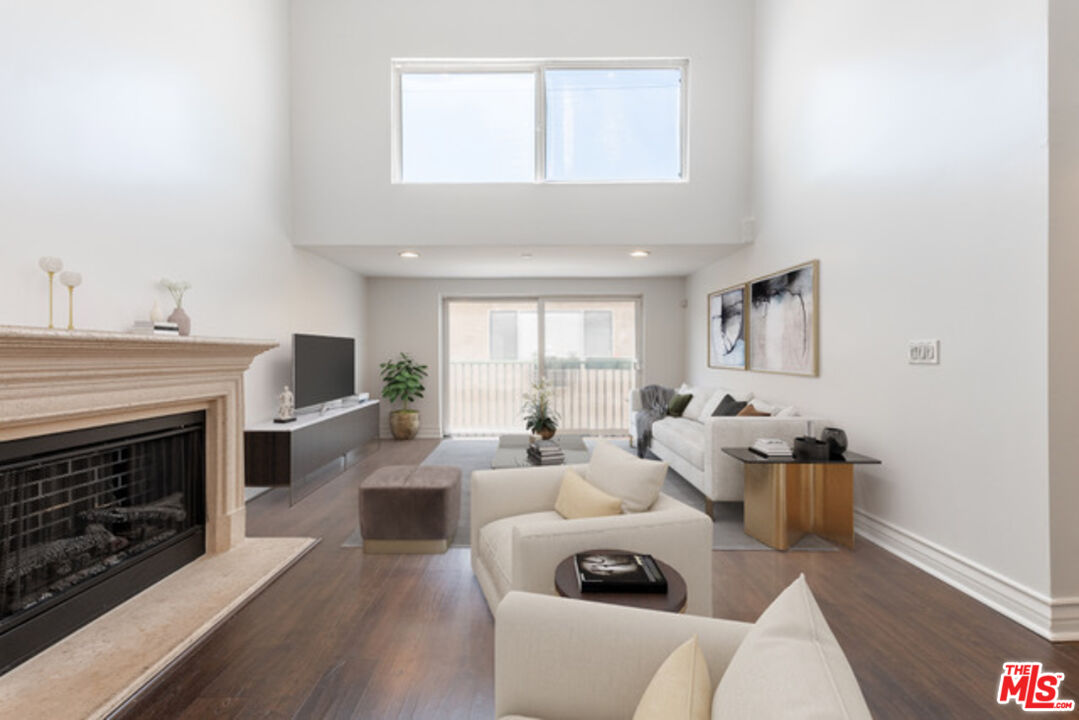 1353 N Fuller Ave Unit: PH7