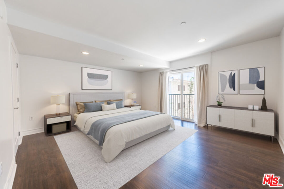 1353 N Fuller Ave Unit: PH7