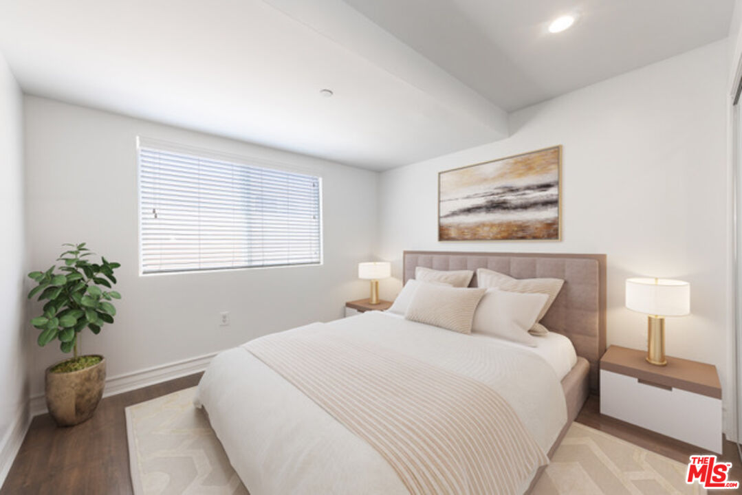 1353 N Fuller Ave Unit: PH7