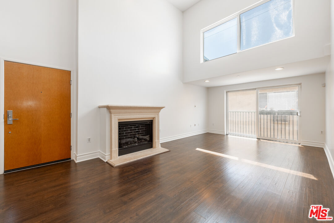 1353 N Fuller Ave Unit: PH7