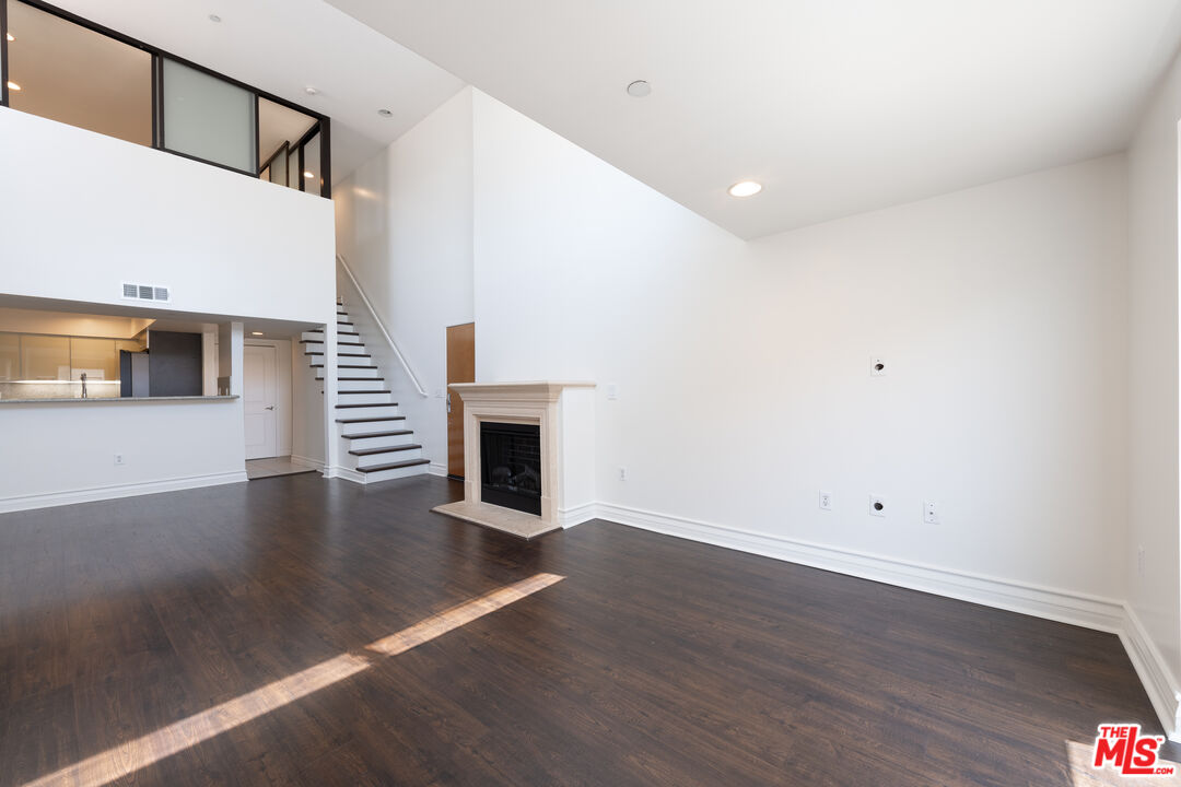 1353 N Fuller Ave Unit: PH7