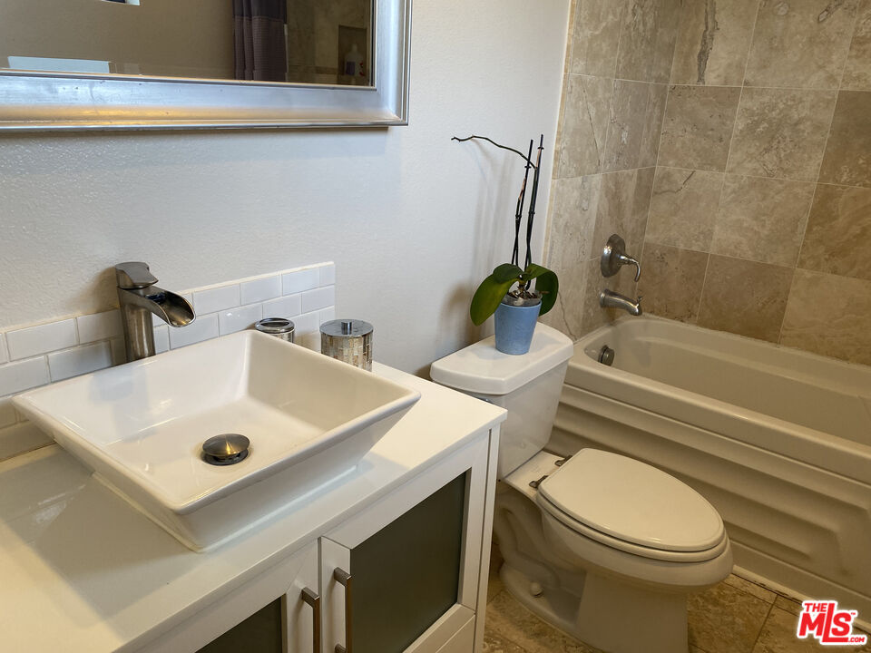 18417 Collins St Unit: A