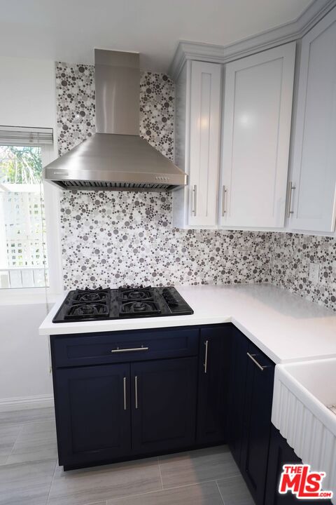 1025 S Sherbourne Dr Unit: 4