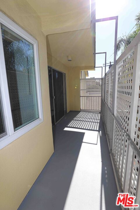 1025 S Sherbourne Dr Unit: 4